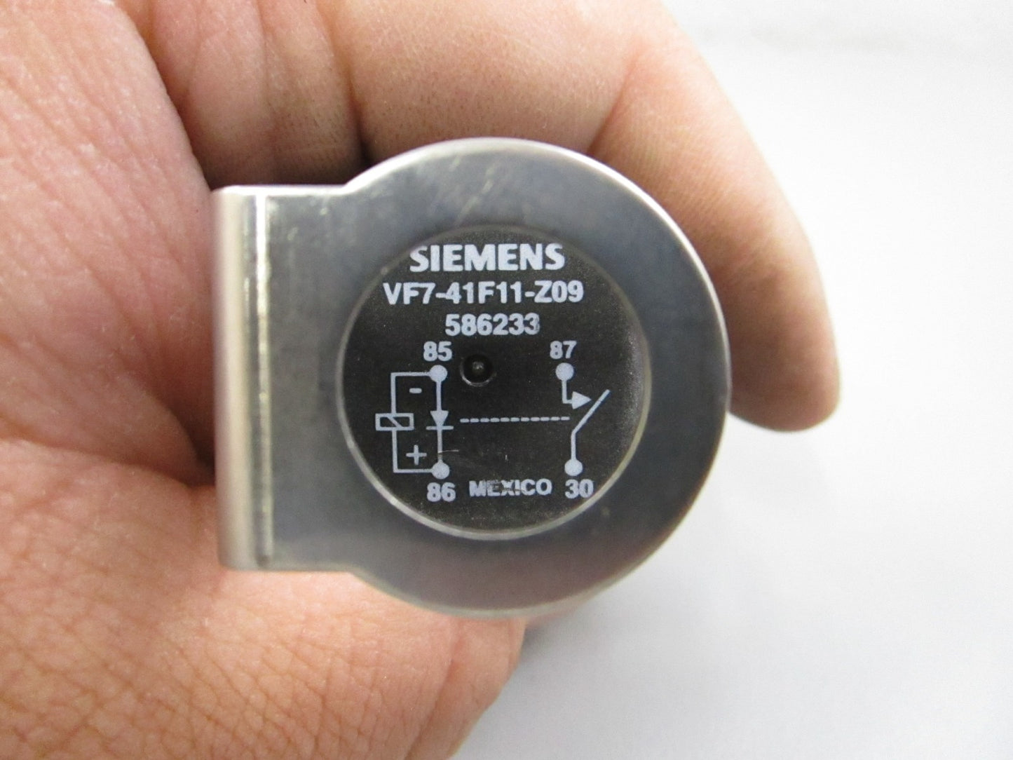 NEW OEM 586233 0586233 OMC Johnson Evinrude Relay 0810