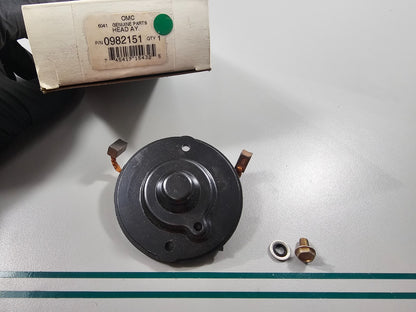 NEW OEM 982151 0982151 OMC Johnson Evinrude Head Assembly 0810