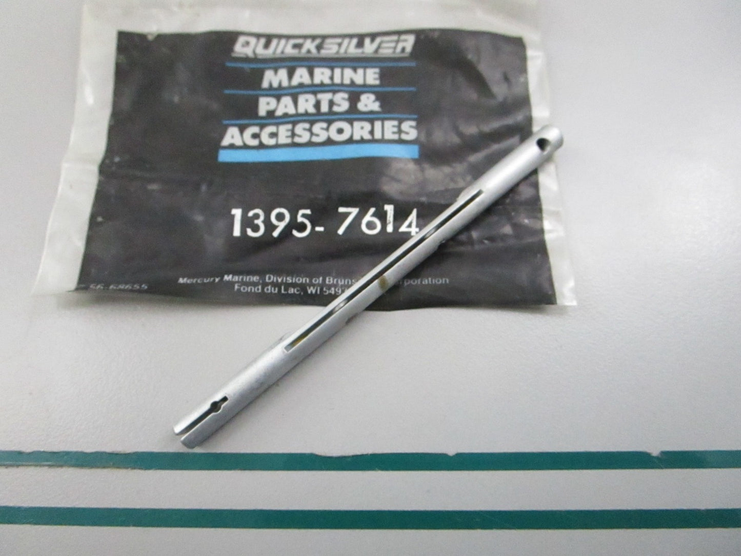 NEW OEM 1395-7614 Mercury Quicksilver Throttle Shaft 0810