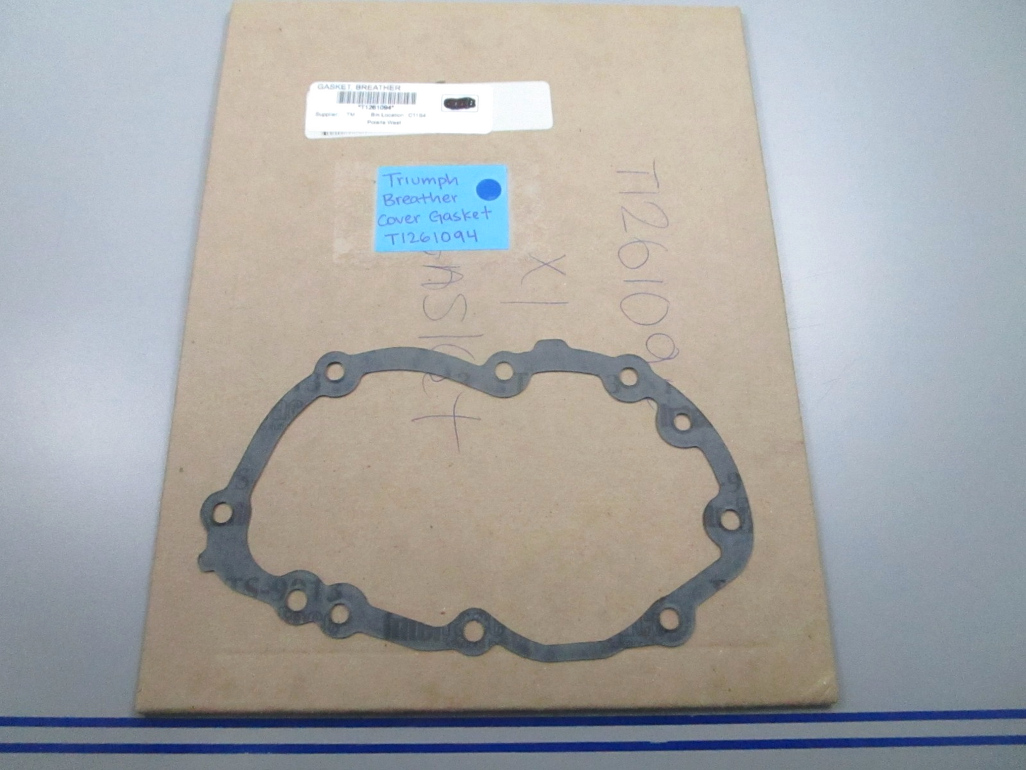 *NEW OEM* 0810 Triumph Breather Cover Gasket T1261094