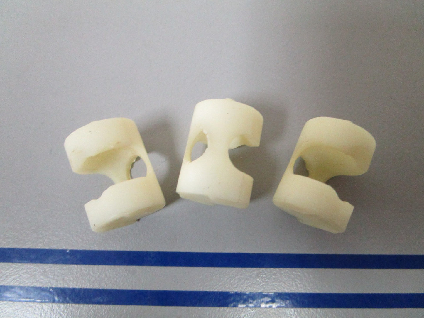 NEW OEM (LOT OF 3) 309724 0309724 OMC Johnson Evinrude Anchor Block 0810