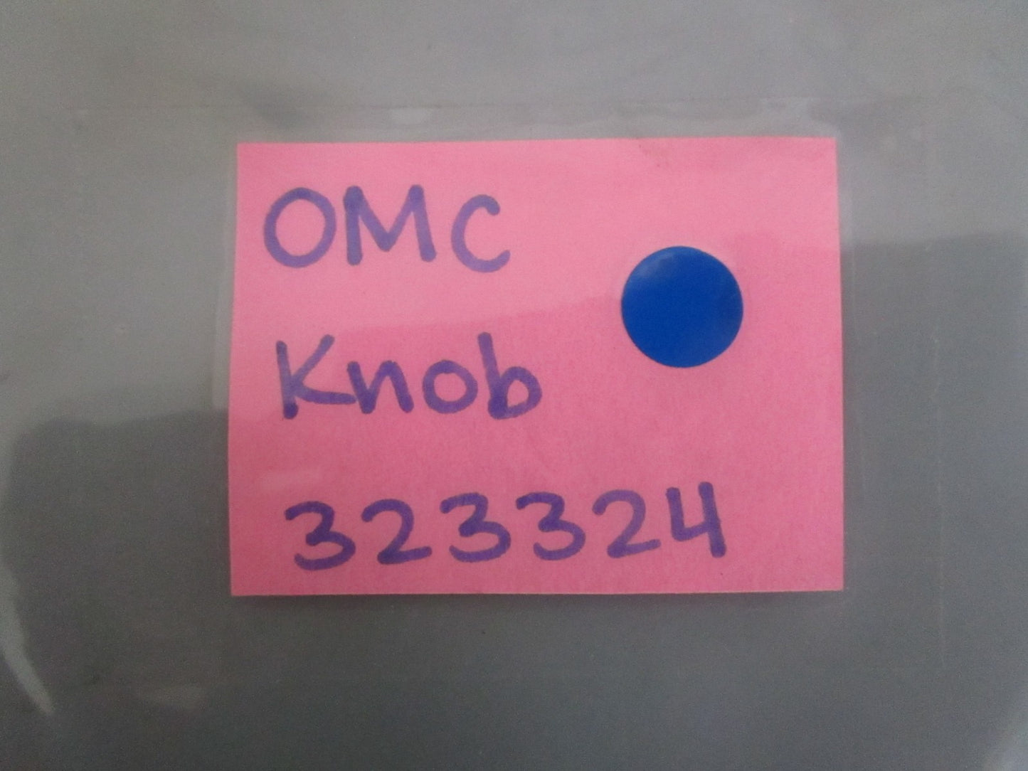 NEW OEM 323324 0323324 OMC Johnson Evinrude Knob 0820