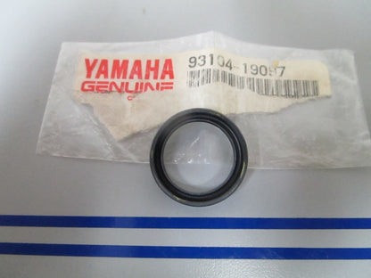 NEW OEM 93104-19097 Yamaha Oil Seal 0720