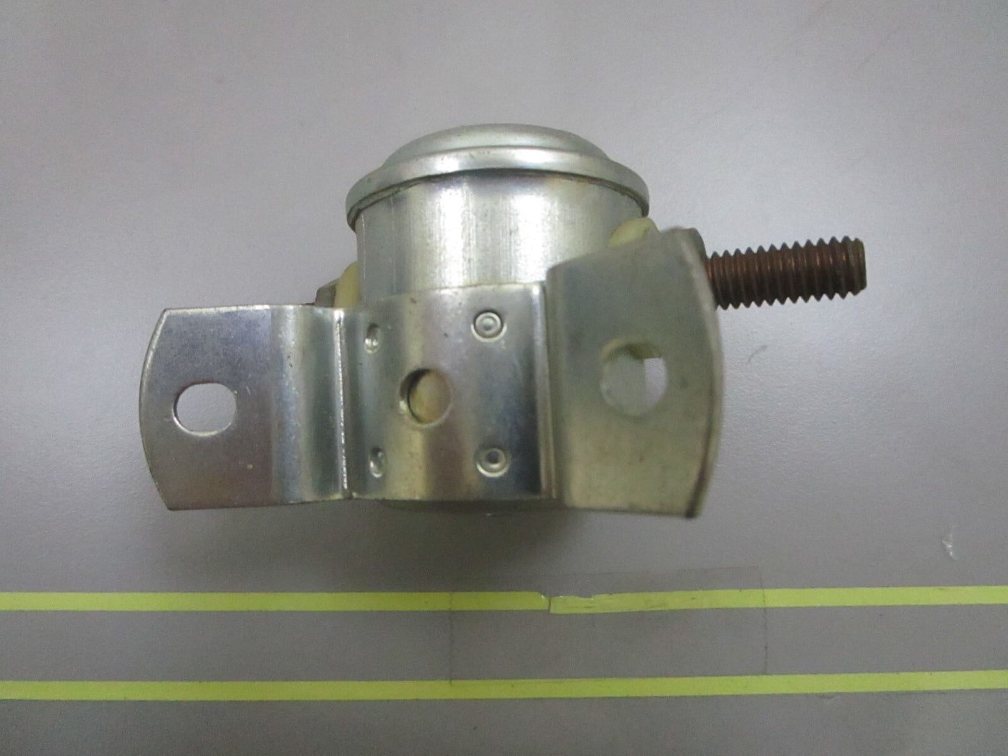 *NEW OEM* 0810 Volvo Penta Actuator Solenoid 825243