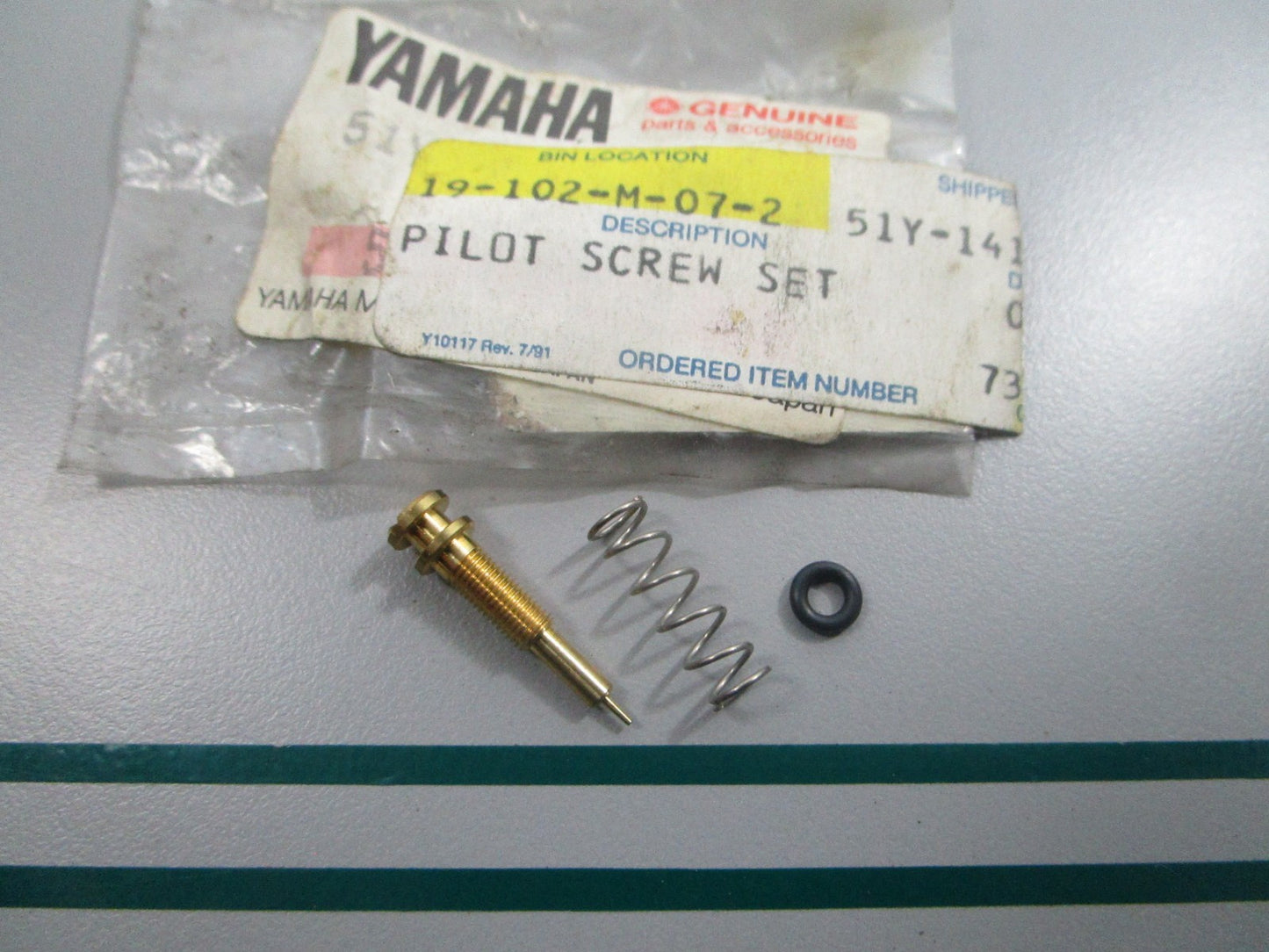 NEW OEM 51Y-14105-00-00 Yamaha Pilot Screw 0810