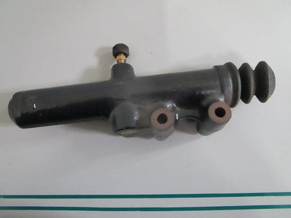 NEW OEM 0002957806 Mercedes-Benz Clutch Master Cylinder 0820