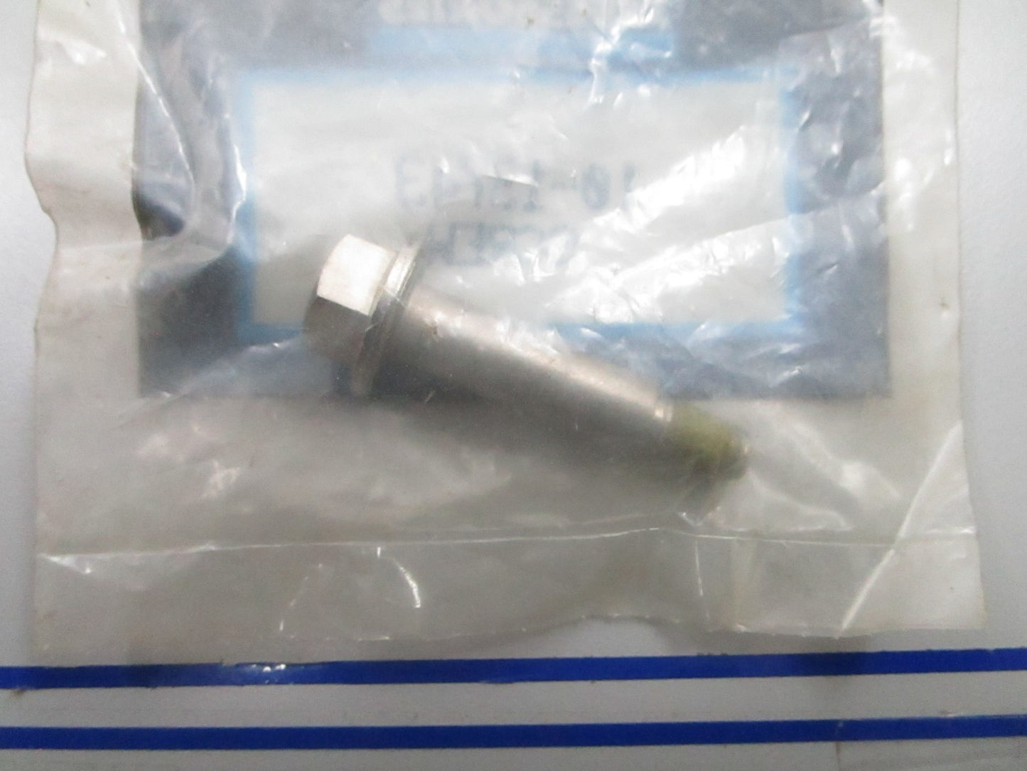 *NEW OEM* 0810 Mercury Quicksilver Screw 10-13743