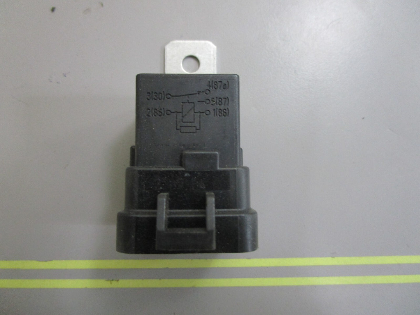 *NEW OEM* 0810 Volvo Penta Relay 3854138