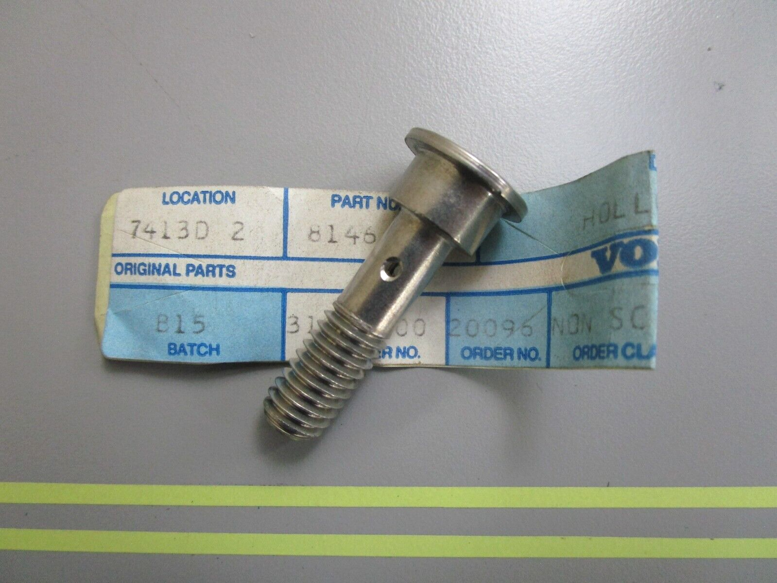 *NEW OEM* 0810 Volvo Penta Hollow Screw 814643
