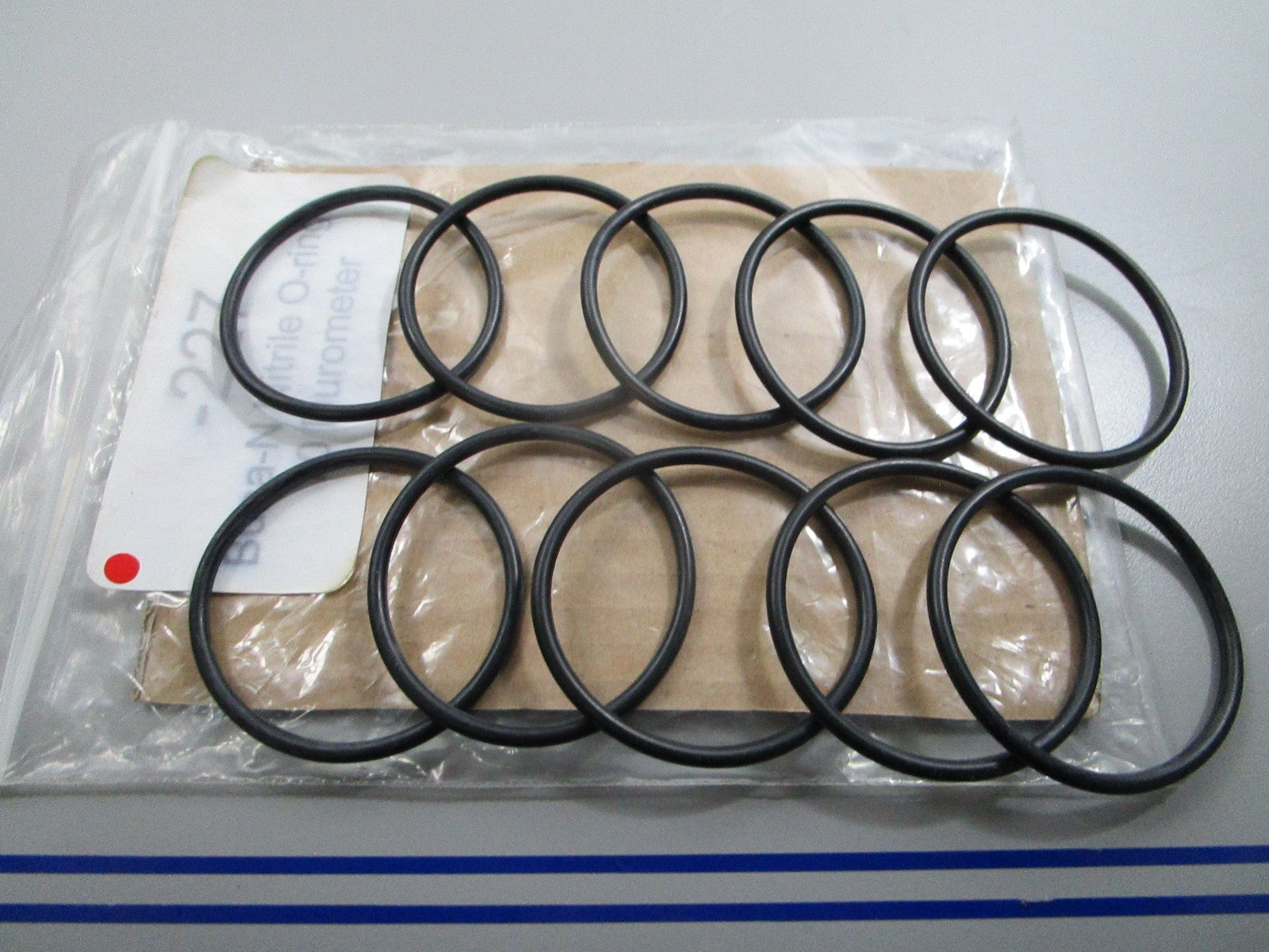 *NEW* (LOT OF 10) 0810 Buna-N Nitrile O-Ring -227