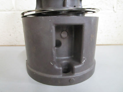 *NEW OEM* 0820 OMC Johnson Evinrude Bearing Housing 981221 0981221