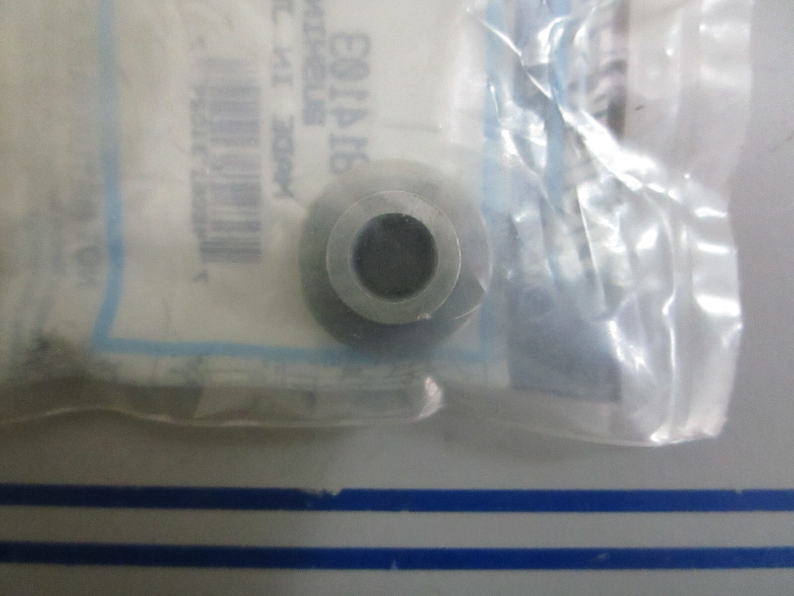 *NEW OEM* 0810 Mercury Quicksilver Bushing 814103 2