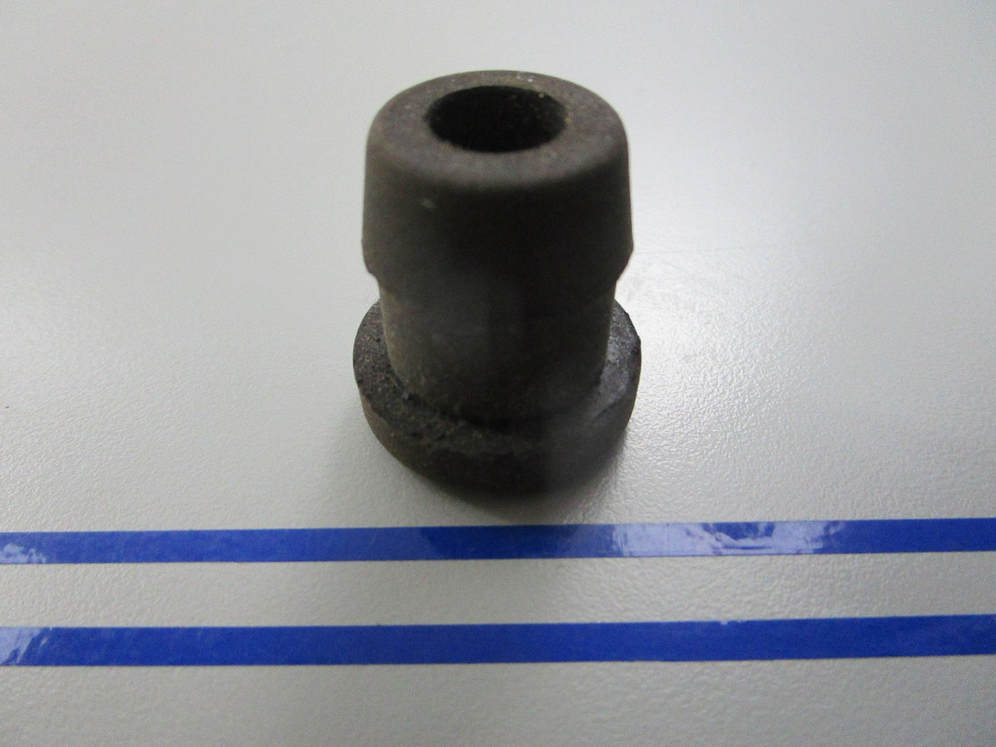 *NEW OEM* 0810 Mercury Quicksilver Grommet 23-35977