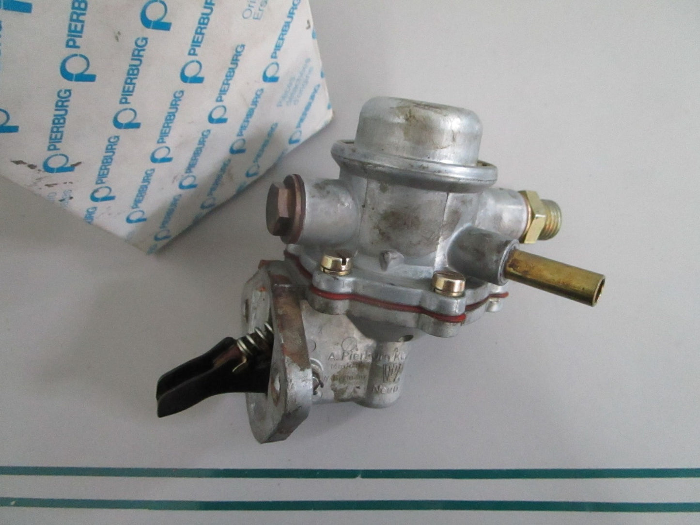 NEW OEM 0010914901 Mercedes-Benz Fuel Pump 0820