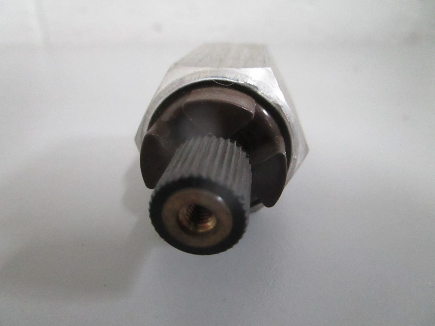 NEW OEM 0015421617 Mercedes-Benz Sender Unit 0820