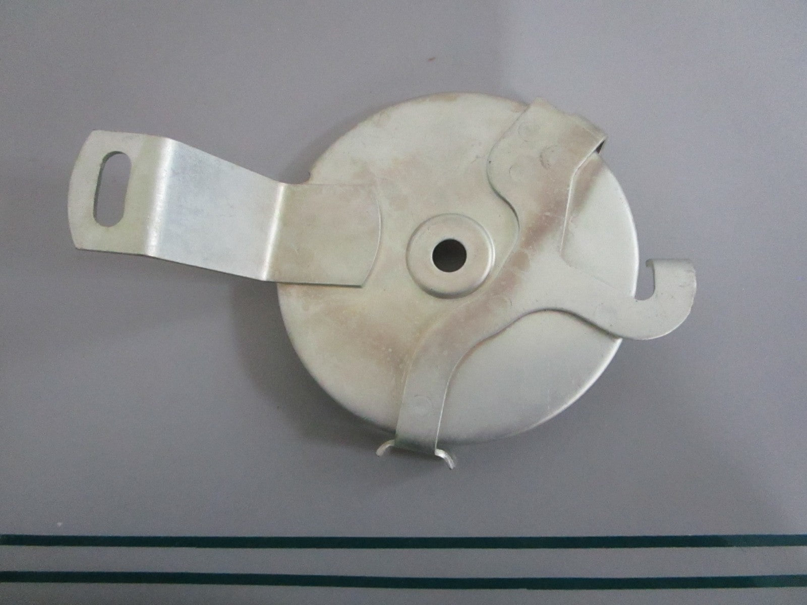 NEW OEM 381647 0381647 OMC Johnson Evinrude Cup & Stop 0820