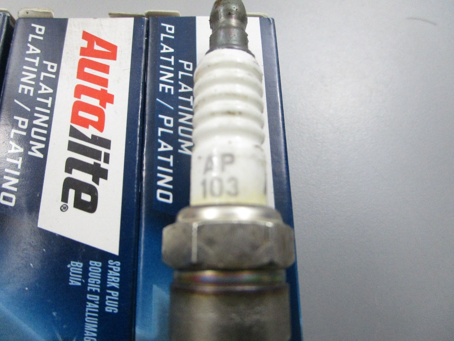 NEW (LOT OF 6) AP103 Autolite Spark Plug 0810