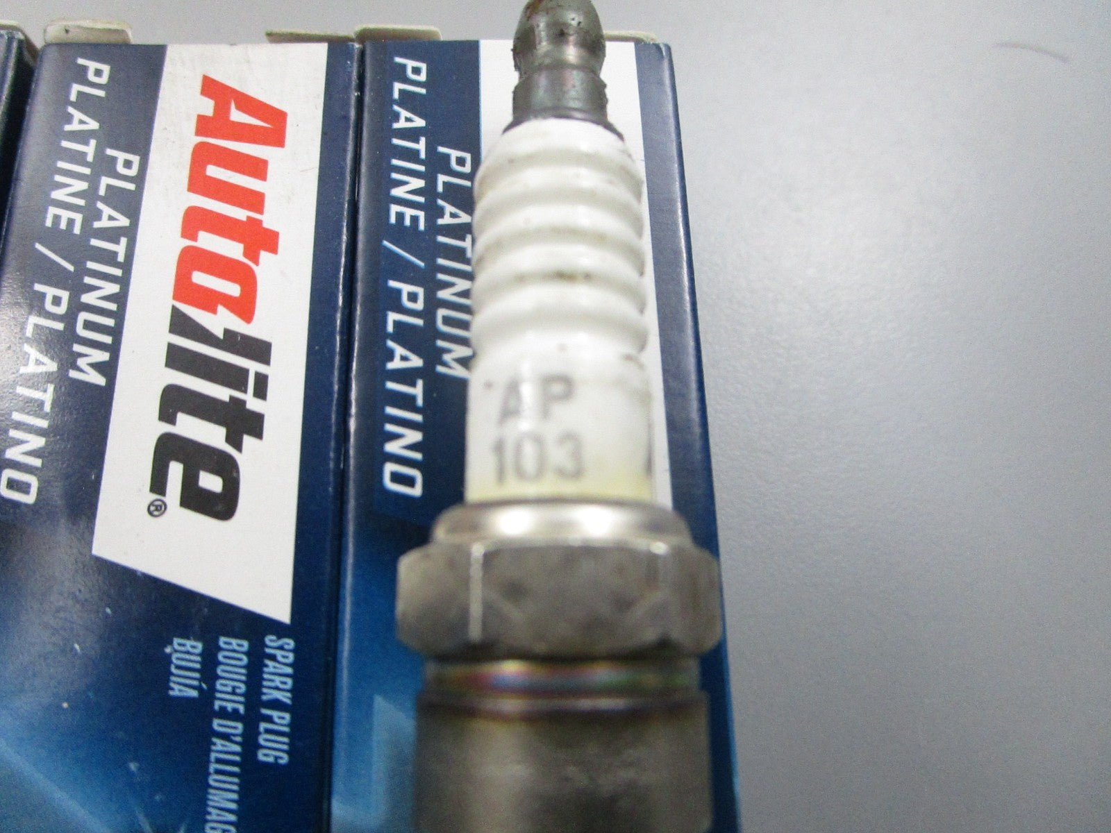 NEW (LOT OF 6) AP103 Autolite Spark Plug 0810