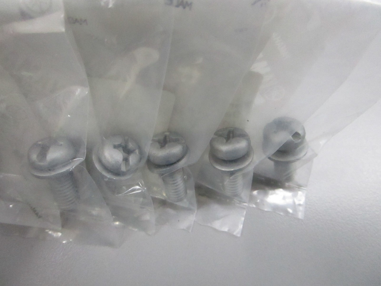 NEW OEM (LOT OF 5) 97985-06216-00 Yamaha Screw w/ Washer 0810