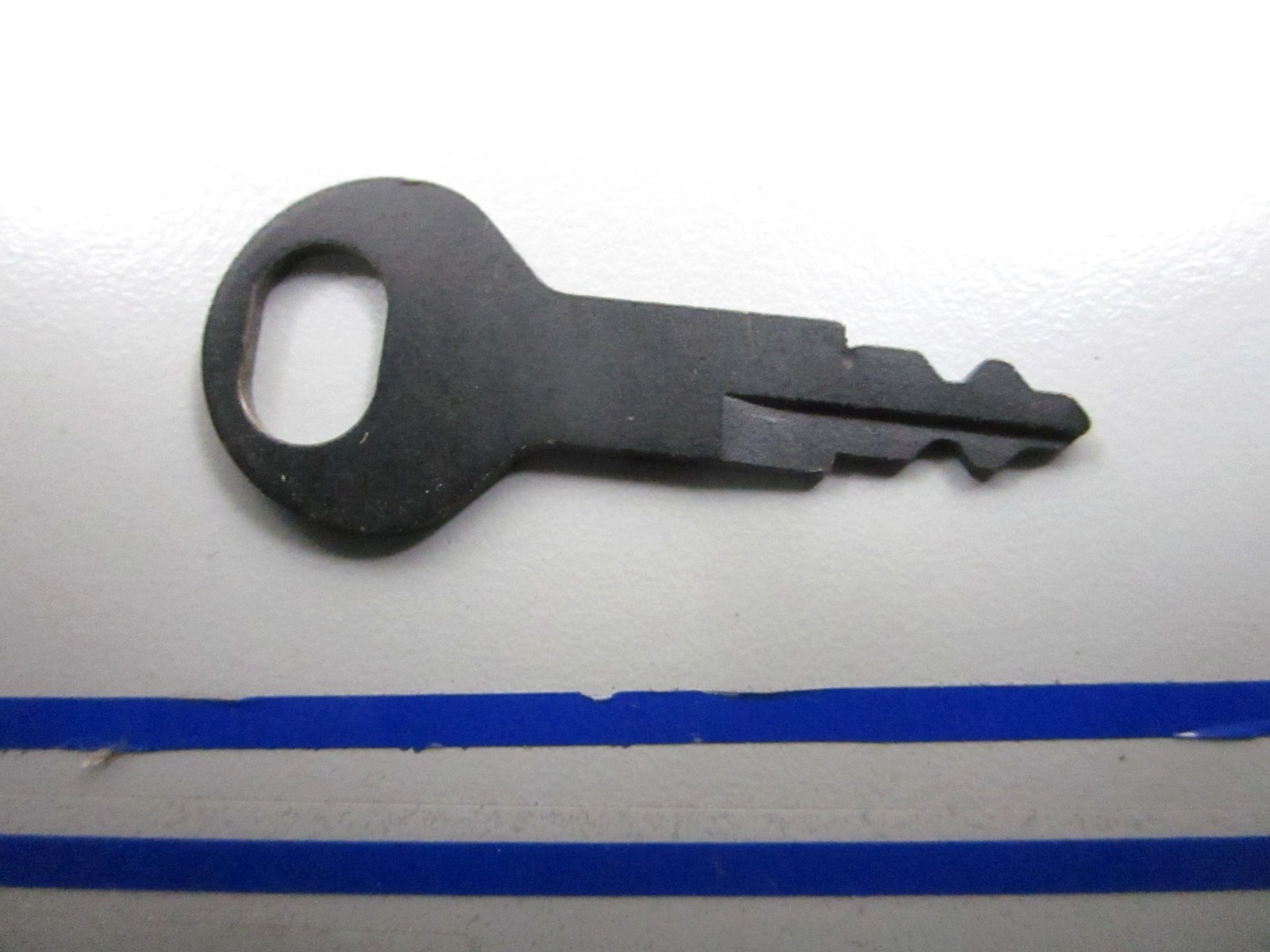 *NEW OEM* 0810 OMC Johnson Evinrude Ignition Key (76) 127592 0127592