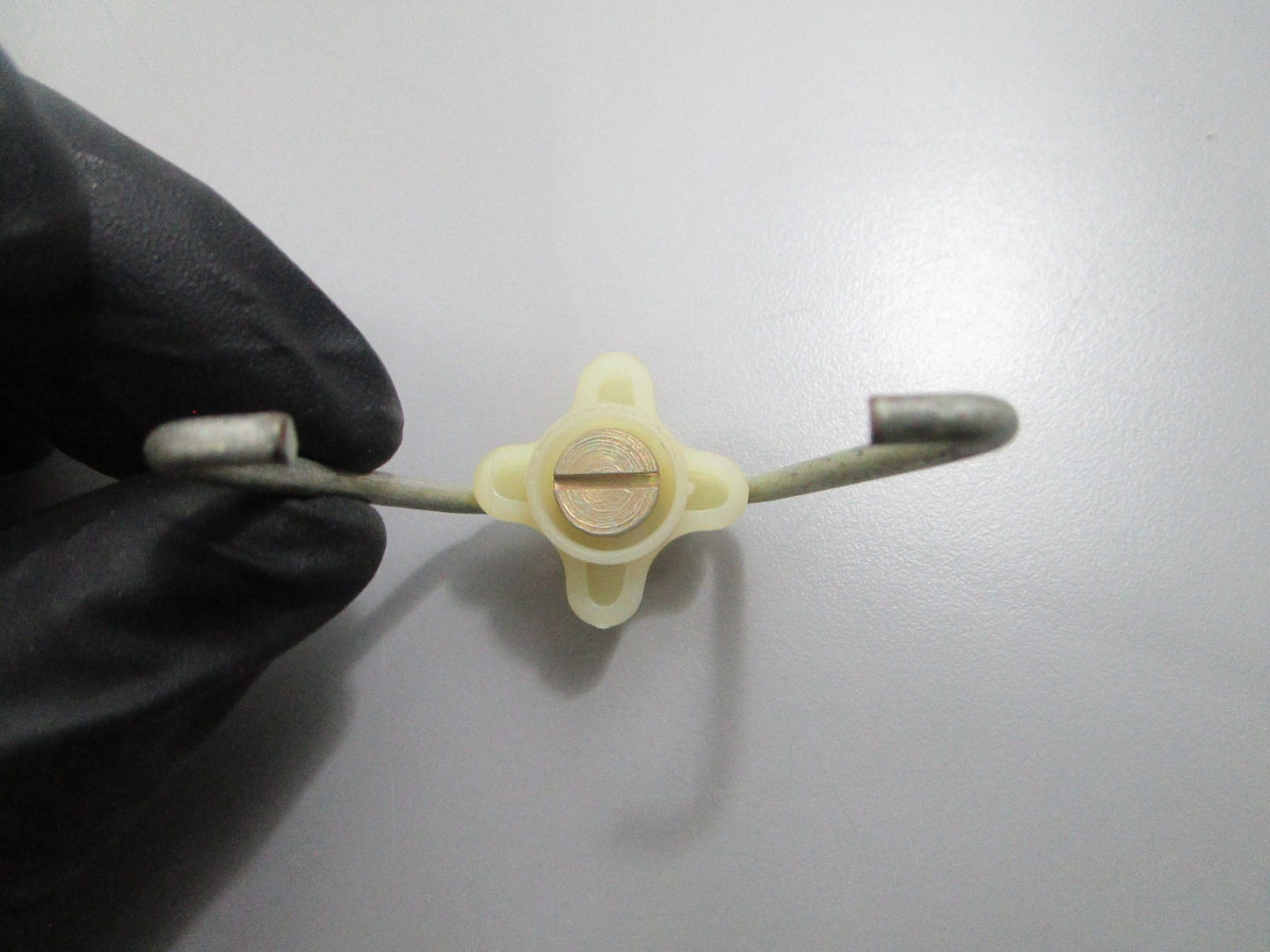 *NEW OEM* 0810 OMC Johnson Evinrude Yoke & Nut 377600 0377600