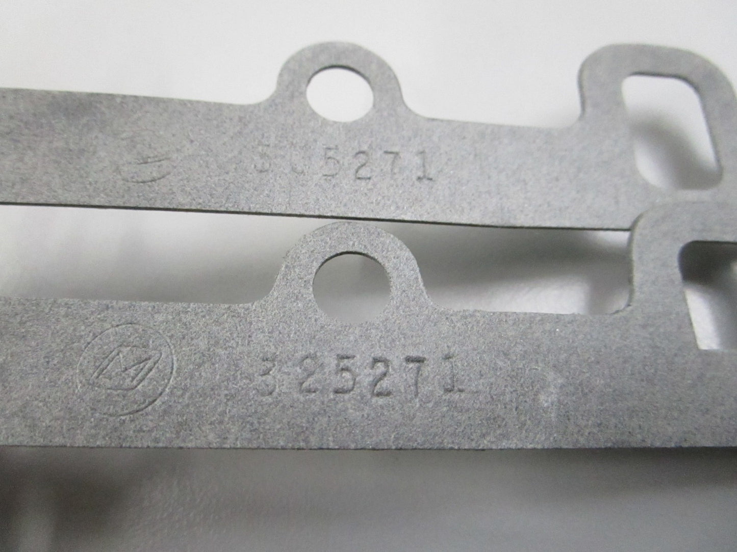 NEW OEM (LOT OF 2) 325271 0325271 OMC Johnson Evinrude Gasket 0810