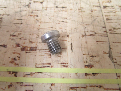 *NEW OEM* 0810 Volvo Penta Drain Plug 804262