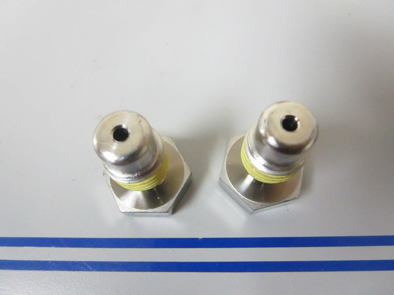 *NEW OEM* (LOT OF 2) 0810 Volvo Penta Bolt 3850931