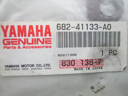 NEW OEM Yamaha 682-41133A0-00 Manifold Gasket 0810