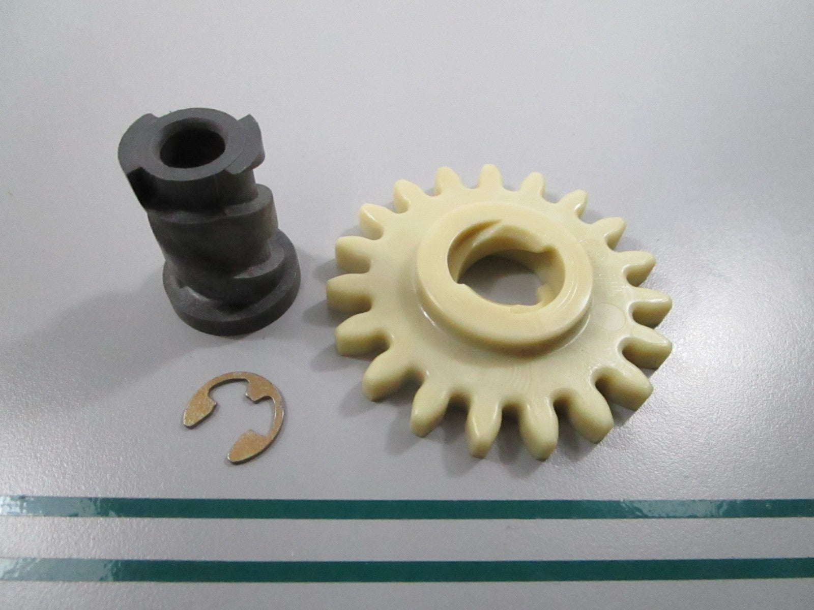 NEW OEM 494146 Briggs & Stratton Starter Gear 0810