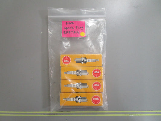 *NEW* (LOT OF 4) 0810 NGK Spark Plug BPR7H8