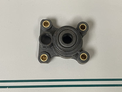 NEW OEM 388289 Johnson Evinrude Water Pump Impeller Housing 0670