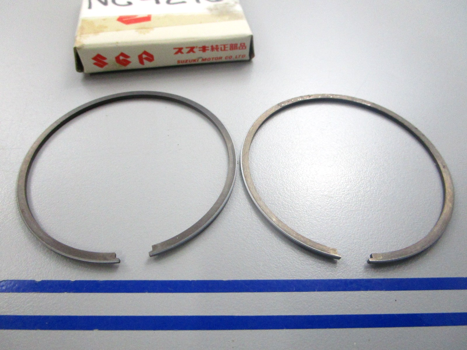 NEW OEM 12140-93113 Suzuki 2 Piston Ring Set 0810