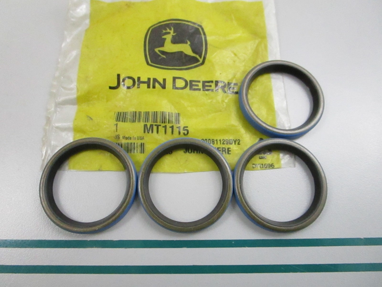NEW OEM (LOT OF 4) MT1115 John Deere Seal 0810