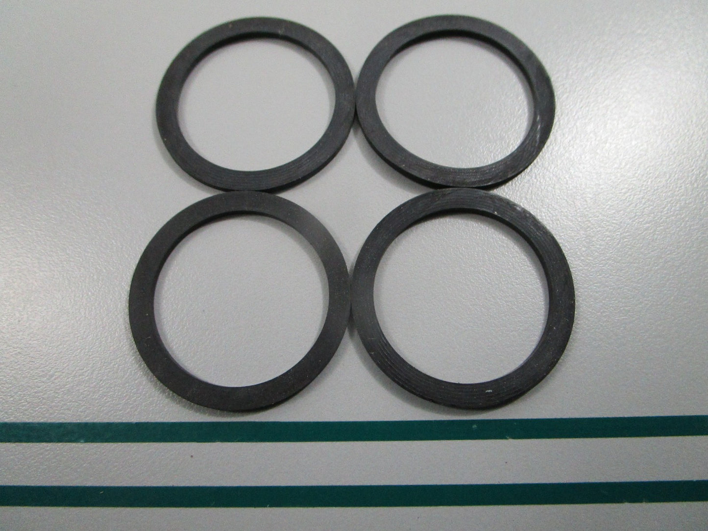NEW OEM (LOT OF 4) 302675 0302675 OMC Johnson Evinrude Gasket 0810