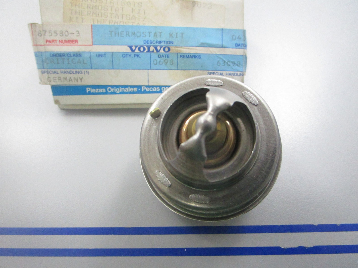*NEW OEM* 0810 Volvo Penta Thermostat 875580