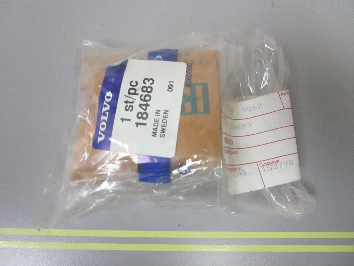 *NEW OEM* 0810 Volvo Penta Inner Ring 184683