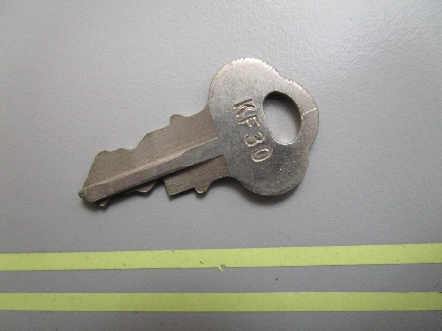 *NEW OEM* 0810 OMC Johnson Evinrude Ignition Key KF30 501545 0501545