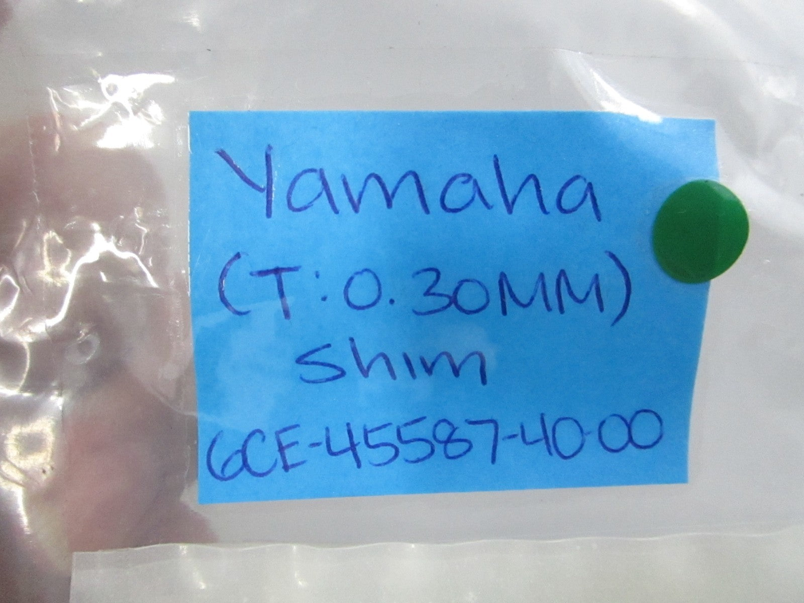 NEW OEM (LOT OF 2) 6CE-45587-40-00 Yamaha (T:0.30mm) Shim 0810