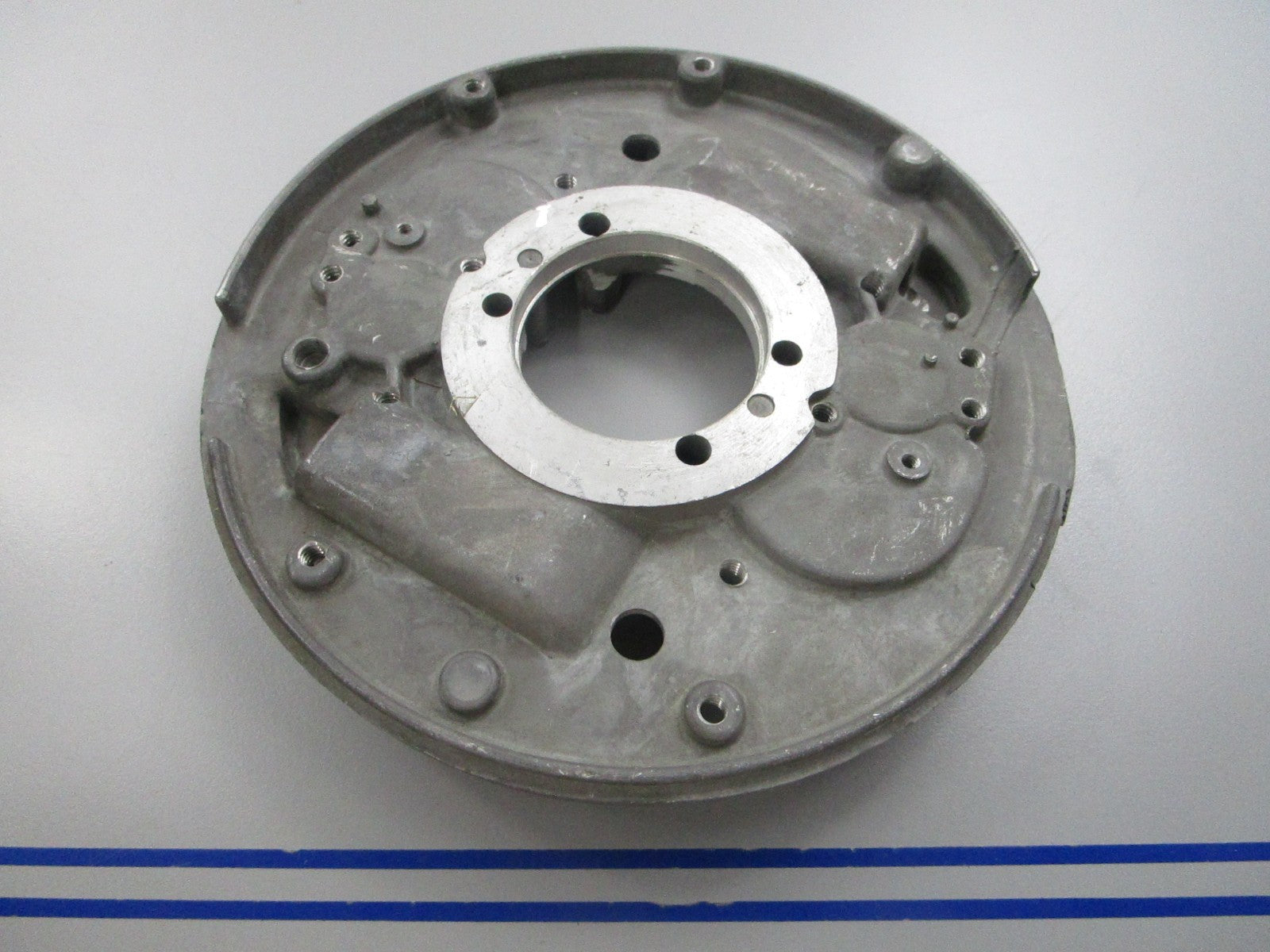 NEW OEM 580571 0580571 OMC Johnson Evinrude Armature Plate 0810