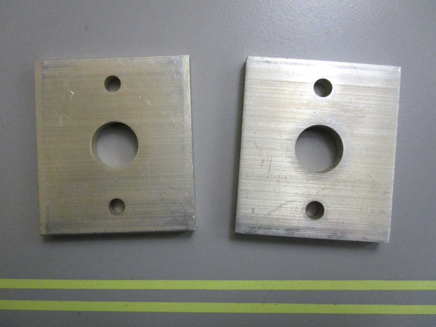 *NEW OEM* (LOT OF 2) 0810 OMC Johnson Evinrude Square Plate 318272 0318272