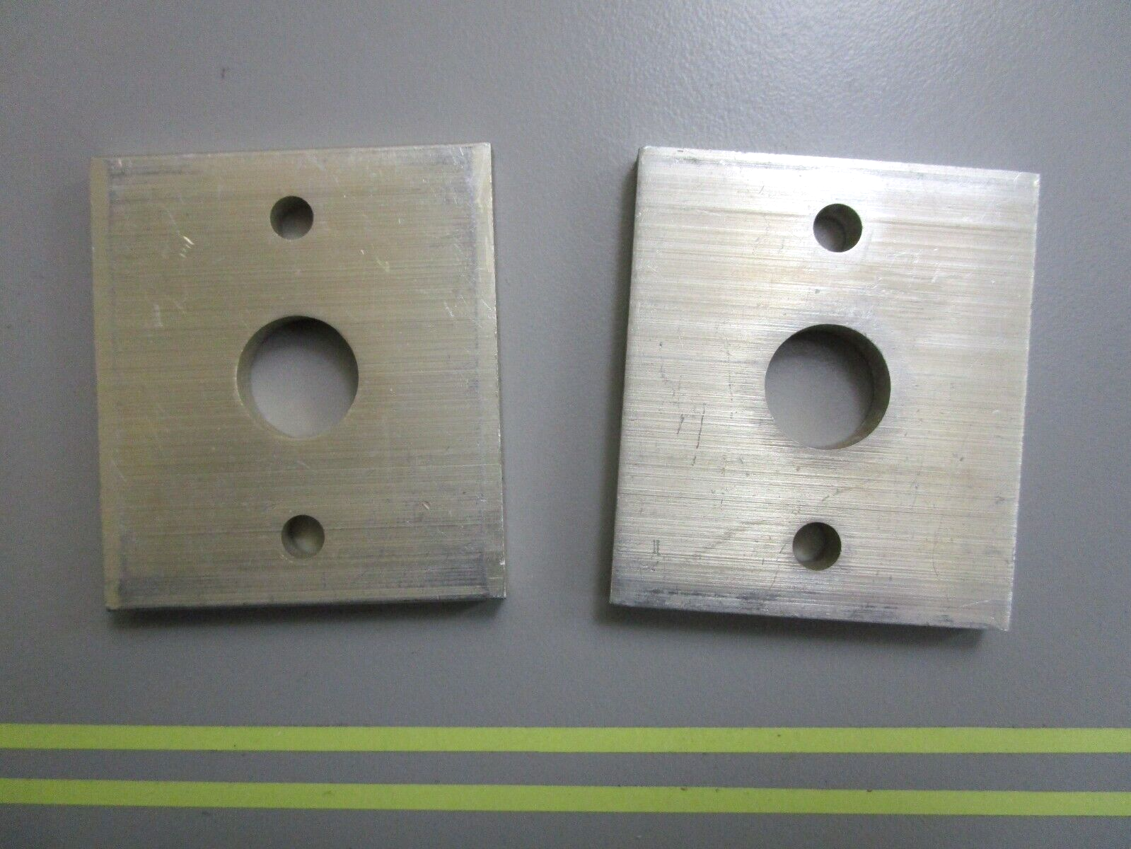 *NEW OEM* (LOT OF 2) 0810 OMC Johnson Evinrude Square Plate 318272 0318272