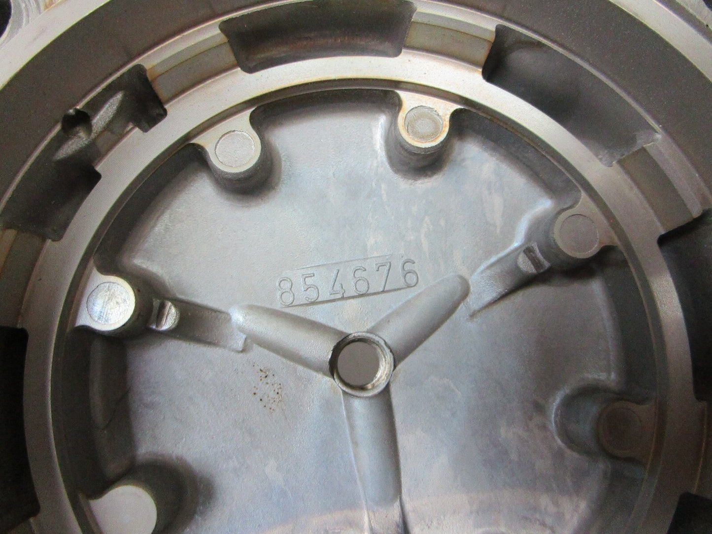 *NEW OEM* 0720 Volvo Penta Gear Housing Cover 854676 832667