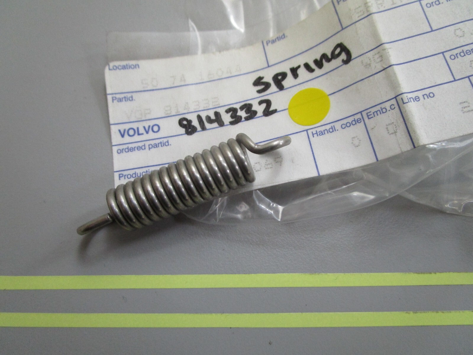 *NEW OEM* 0810 Volvo Penta Spring 814332