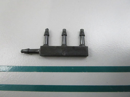 NEW OEM 336511 0336511 OMC Johnson Evinrude Drain Hose Fitting 0810