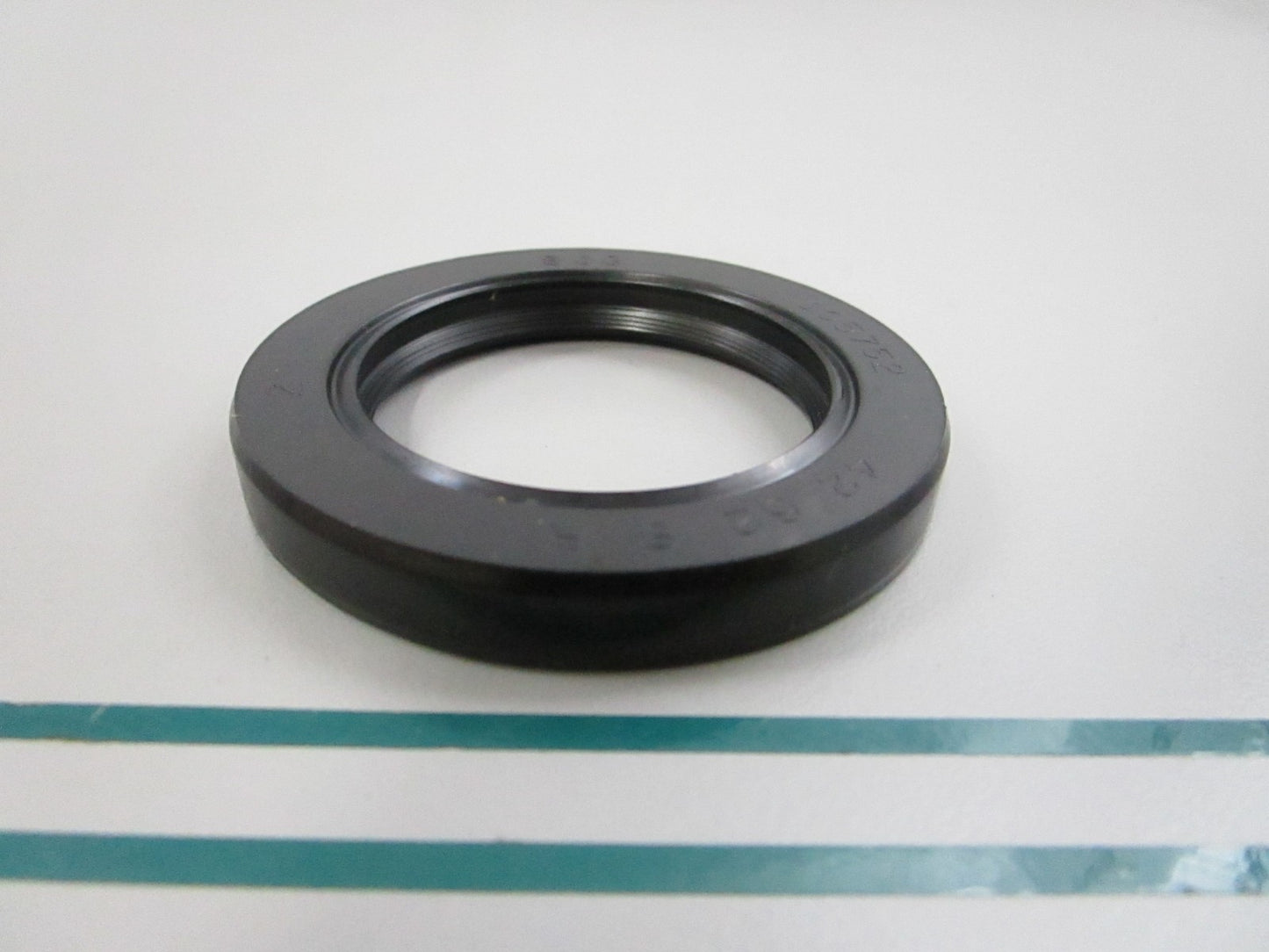 NEW LP1400-9403 For: LPM Total Source Oil Seal 0810