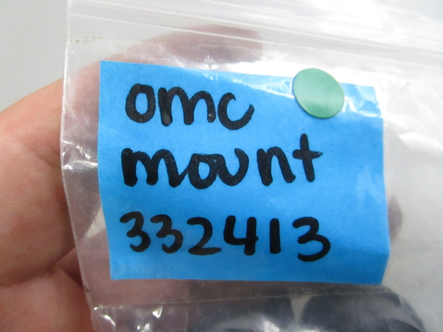 NEW OEM (LOT OF 2) 332413 00332413 OMC Johnson Evinrude Mount 0810