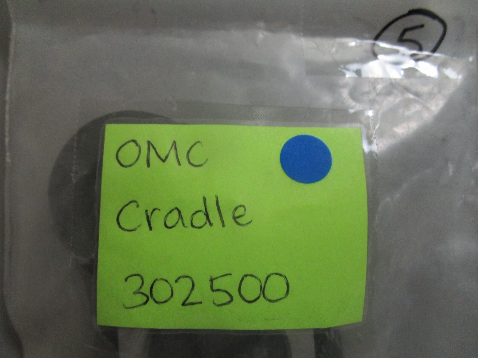 *NEW OEM* 0810 OMC Johnson Evinrude Cradle 302500 0302500