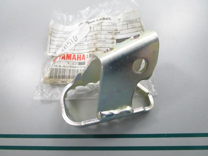 NEW OEM 1B2-F7421-00-00 Yamaha Footrest 0810