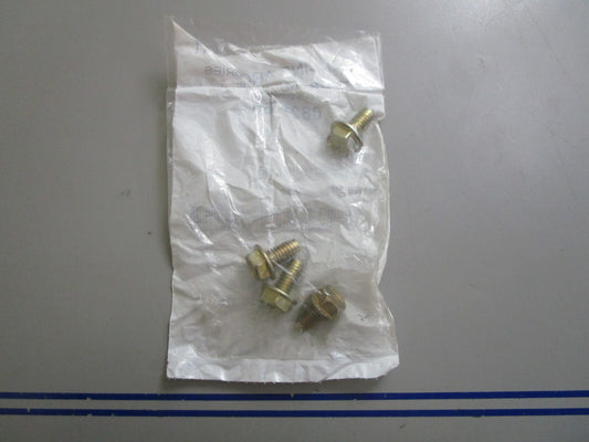 *NEW OEM* (LOT OF 4) 0810 Arctic Cat Screw 0623-765